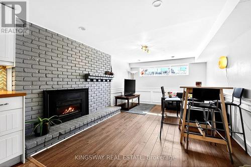 602 Clare Place, Burlington, ON - Indoor Photo Showing Living Room With Fireplace