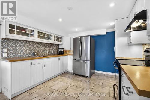 602 Clare Place, Burlington, ON - Indoor Photo Showing Kitchen With Double Sink