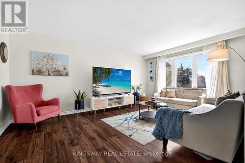 602 Clare Place, Burlington, ON - Indoor Photo Showing Living Room
