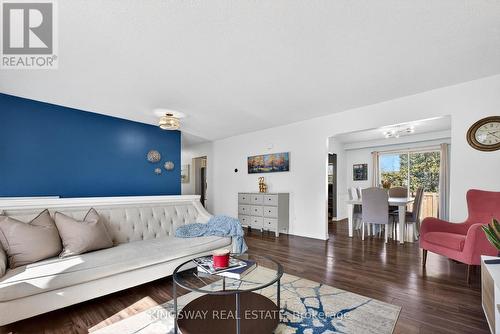 602 Clare Place, Burlington, ON - Indoor Photo Showing Living Room