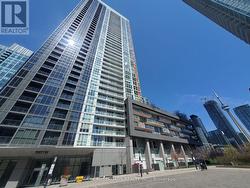 325 - 85 QUEENS WHARF ROAD Toronto, ON M5V 0J9