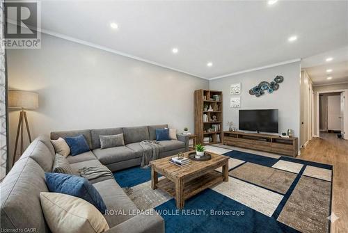 263 The Country Way, Kitchener, ON - Indoor Photo Showing Living Room