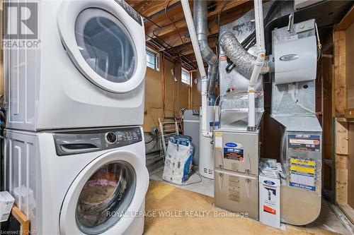 263 The Country Way, Kitchener, ON - Indoor Photo Showing Laundry Room