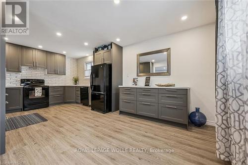 263 The Country Way, Kitchener, ON - Indoor Photo Showing Kitchen With Upgraded Kitchen