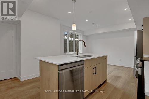 C - 35 Ella Street, Ottawa, ON - Indoor Photo Showing Kitchen With Double Sink