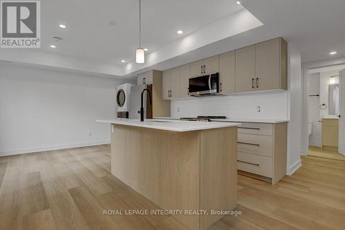 C - 35 Ella Street, Ottawa, ON - Indoor Photo Showing Kitchen
