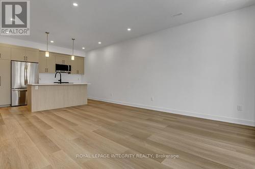 C - 35 Ella Street, Ottawa, ON - Indoor Photo Showing Kitchen