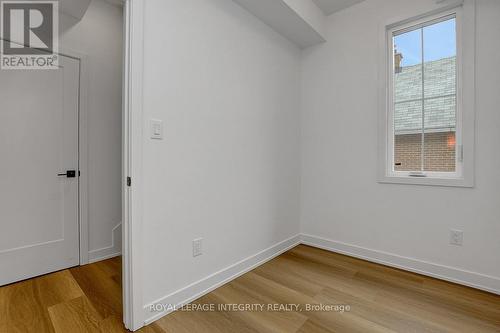 37 Ella Street, Ottawa, ON - Indoor Photo Showing Other Room