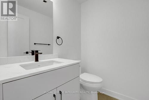 37 Ella Street, Ottawa, ON - Indoor Photo Showing Bathroom