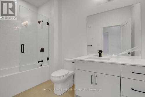 37 Ella Street, Ottawa, ON - Indoor Photo Showing Bathroom