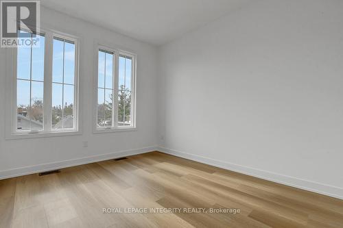 37 Ella Street, Ottawa, ON - Indoor Photo Showing Other Room