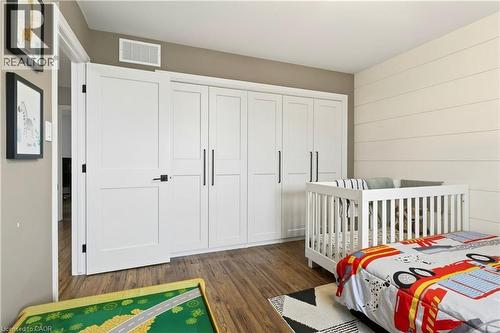 189 Templemead Drive, Hamilton, ON - Indoor Photo Showing Bedroom