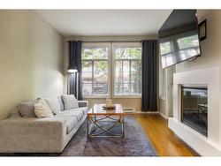 111 3355 ROSEMARY HEIGHTS DRIVE  Surrey, BC V3Z 2H5