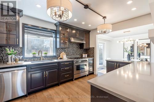 2132 Denise Road, Mississauga, ON - Indoor Photo Showing Kitchen With Upgraded Kitchen
