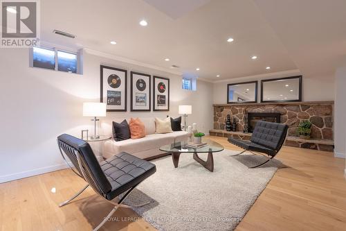 2132 Denise Road, Mississauga, ON - Indoor Photo Showing Living Room