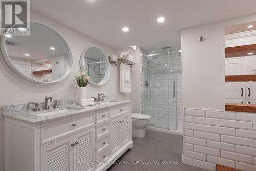 2132 Denise Road, Mississauga, ON - Indoor Photo Showing Bathroom