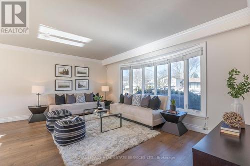 2132 Denise Road, Mississauga, ON - Indoor Photo Showing Living Room