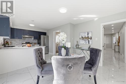 4134 Murray Hill Crescent, Mississauga, ON - Indoor Photo Showing Kitchen With Upgraded Kitchen