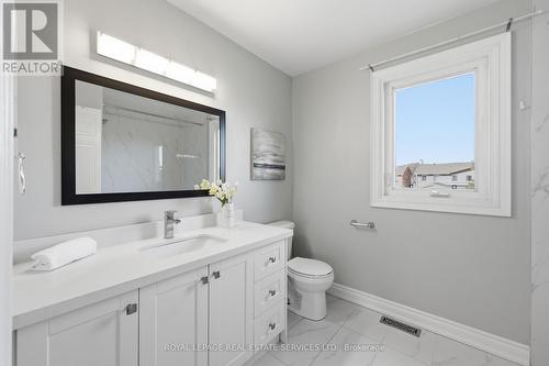 4134 Murray Hill Crescent, Mississauga, ON - Indoor Photo Showing Bathroom