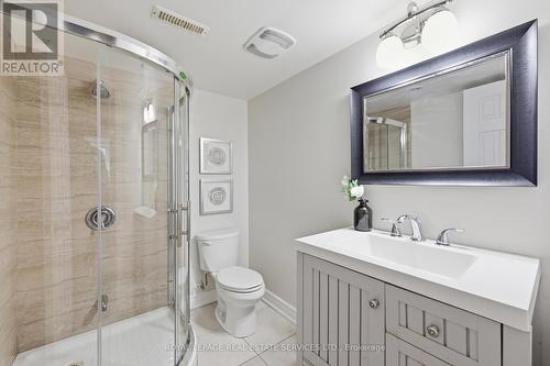 4134 Murray Hill Crescent, Mississauga, ON - Indoor Photo Showing Bathroom