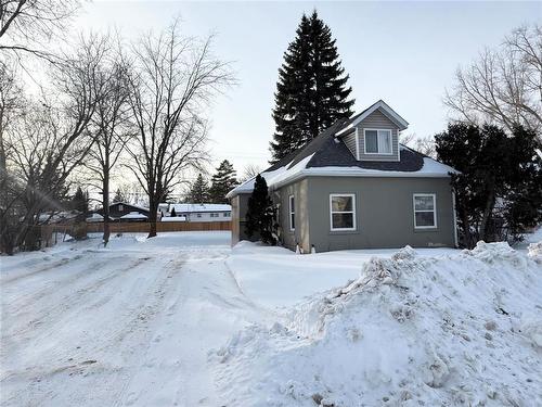 525 6Th Street Nw, Portage La Prairie, MB - Outdoor