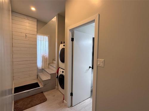 525 6Th Street Nw, Portage La Prairie, MB - Indoor Photo Showing Other Room