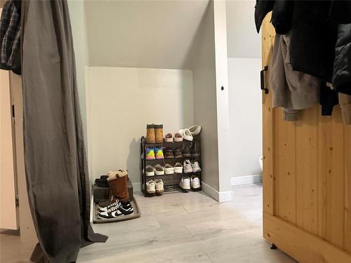 525 6Th Street Nw, Portage La Prairie, MB - Indoor Photo Showing Other Room