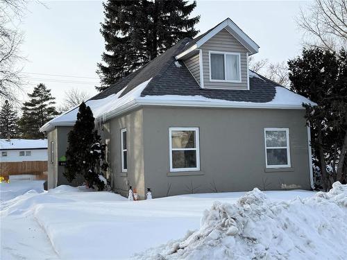 525 6Th Street Nw, Portage La Prairie, MB - Outdoor
