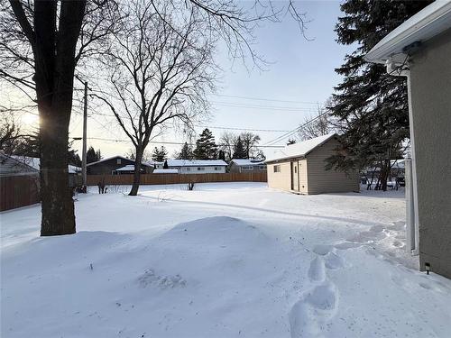 525 6Th Street Nw, Portage La Prairie, MB - Outdoor