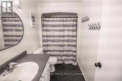 147 Dubrick Crescent, Kitchener, ON - Indoor Photo Showing Bathroom