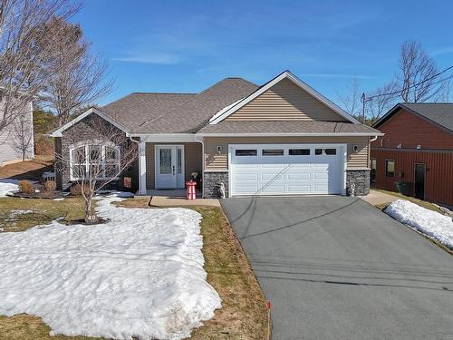 40 Dr Ernst Court  Bridgewater, NS B4V 9A3