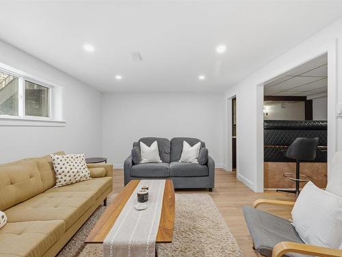 12 Hanover Court, Halifax, NS 