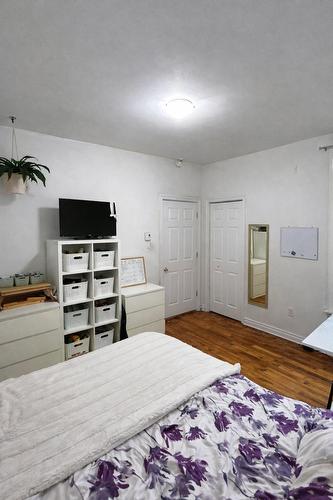 Bedroom - 3553 Boul. Décarie, Montréal (Côte-Des-Neiges/Notre-Dame-De-Grâce), QC - Indoor Photo Showing Bedroom