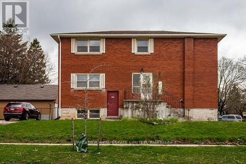 7 BALMORAL DRIVE  Kitchener, ON N2M 2J7