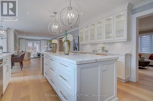 1832 Pine Siskin Court, Mississauga, ON - Indoor Photo Showing Kitchen