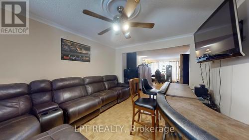 3431 Dorcas Street, Mississauga, ON - Indoor Photo Showing Living Room