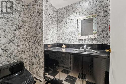 9 Flaherty Lane, Caledon, ON - Indoor Photo Showing Bathroom