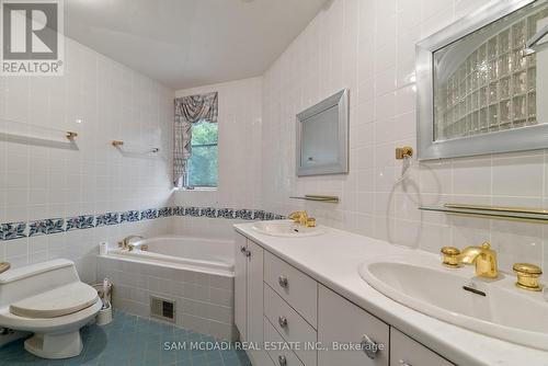 9 Flaherty Lane, Caledon, ON - Indoor Photo Showing Bathroom