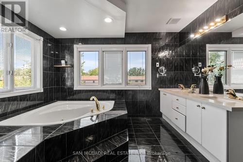 2339 Glengarry Road, Mississauga, ON - Indoor Photo Showing Bathroom