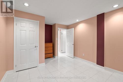 2339 Glengarry Road, Mississauga, ON - Indoor Photo Showing Other Room