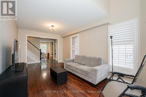1691 Samuelson Circle, Mississauga, ON - Indoor Photo Showing Living Room