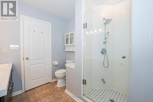 1691 Samuelson Circle, Mississauga, ON - Indoor Photo Showing Bathroom