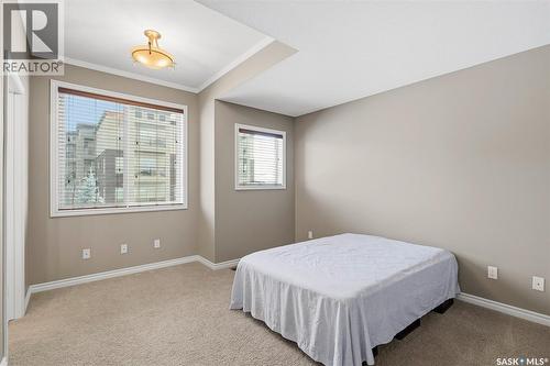 402 110 Willowgrove Crescent, Saskatoon, SK - Indoor Photo Showing Bedroom