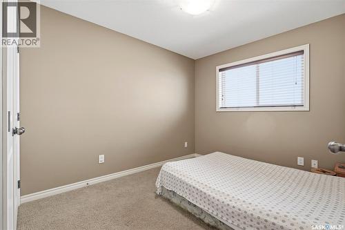 402 110 Willowgrove Crescent, Saskatoon, SK - Indoor Photo Showing Bedroom