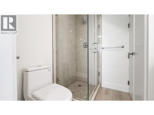 1157 Keefer Street, Vancouver, BC - Indoor Photo Showing Bathroom