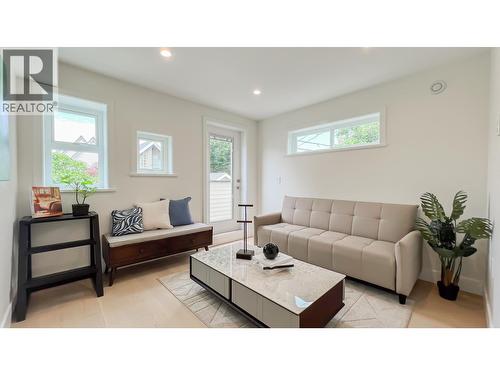 1157 Keefer Street, Vancouver, BC - Indoor Photo Showing Living Room