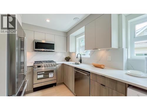 1157 Keefer Street, Vancouver, BC - Indoor Photo Showing Kitchen With Upgraded Kitchen