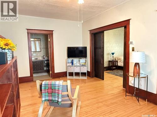 1 Prairie Avenue, Weyburn, SK - Indoor