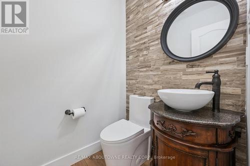 28 Kathleen Court, Hamilton, ON - Indoor Photo Showing Bathroom