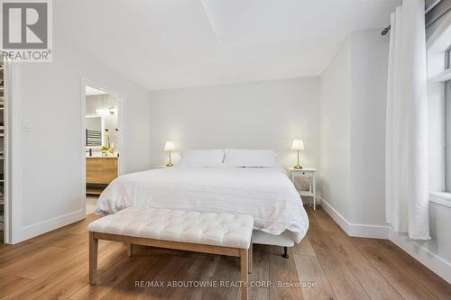 28 Kathleen Court, Hamilton, ON - Indoor Photo Showing Bedroom